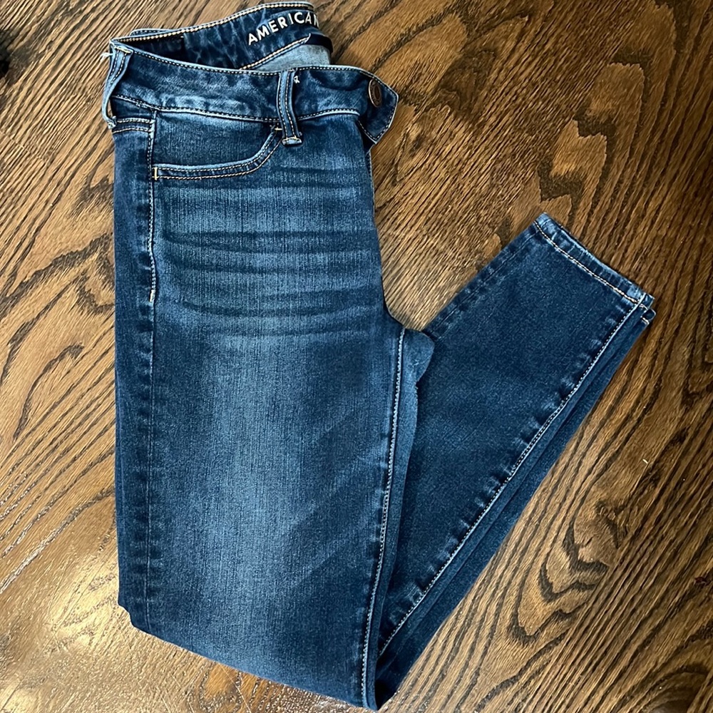 American Eagle 360•NE(X)T LEVEL STRETCH size- 4 Short